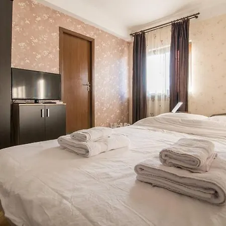 City Center❤️affordable Romantic Getaway Bucharest